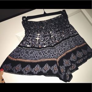 Patterned flowy shorts